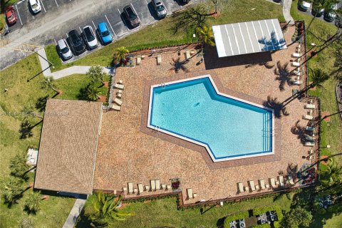 Condominio en venta en Pembroke Pines, Florida, 2 dormitorios, 142.42 m2 № 1029104 - foto 4