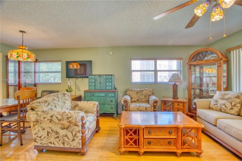 Condominio en venta en Pembroke Pines, Florida, 2 dormitorios, 142.42 m2 № 1029104 - foto 22