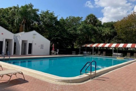 Villa ou maison à vendre à Coconut Creek, Floride: 2 chambres, 137.87 m2 № 1017979 - photo 7