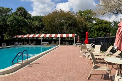 Villa ou maison à vendre à Coconut Creek, Floride: 2 chambres, 137.87 m2 № 1017979 - photo 8