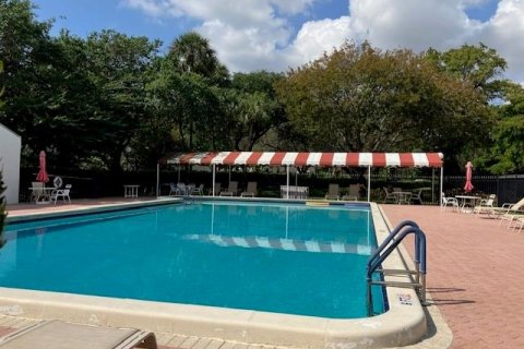 House in Coconut Creek, Florida 2 bedrooms, 137.87 sq.m. № 1017979 - photo 6