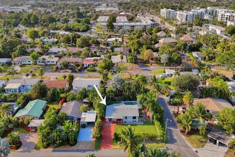 House in Wilton Manors, Florida 3 bedrooms, 135.54 sq.m. № 1017981 - photo 1