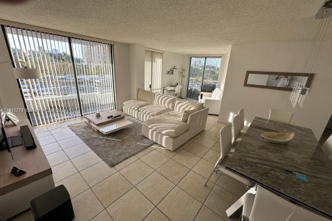 Copropriété à vendre à Aventura, Floride: 2 chambres, 120.96 m2 № 1233829 - photo 20