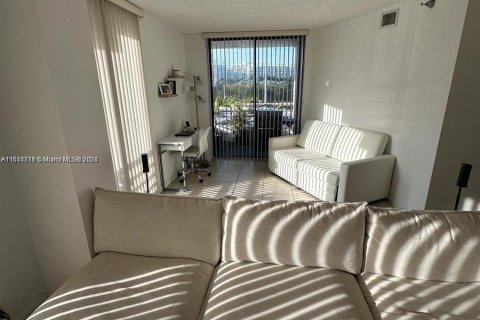 Copropriété à vendre à Aventura, Floride: 2 chambres, 120.96 m2 № 1233829 - photo 15