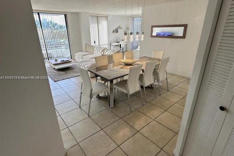 Copropriété à vendre à Aventura, Floride: 2 chambres, 120.96 m2 № 1233829 - photo 21