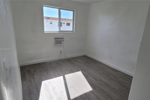 Immobilier commercial à vendre à Miami, Floride: 893.26 m2 № 1023607 - photo 19