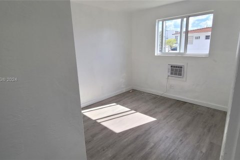 Immobilier commercial à vendre à Miami, Floride: 893.26 m2 № 1023607 - photo 18