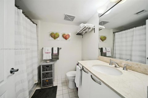 Copropriété à vendre à Miami, Floride: 2 chambres, 127 m2 № 1023602 - photo 16
