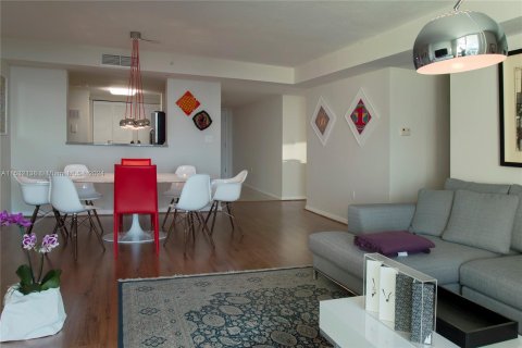 Condominio en venta en Miami, Florida, 2 dormitorios, 127 m2 № 1023602 - foto 3