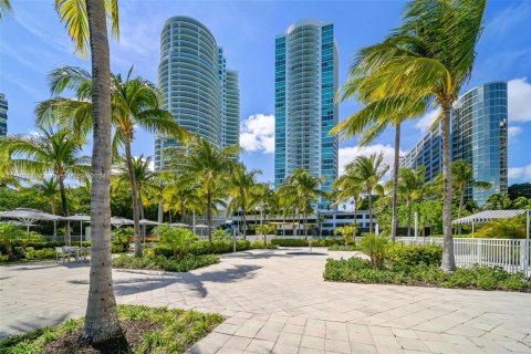 Condominio en venta en Miami, Florida, 2 dormitorios, 127 m2 № 1023602 - foto 28