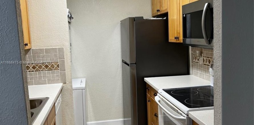 Condo in Coral Springs, Florida, 2 bedrooms  № 1384537