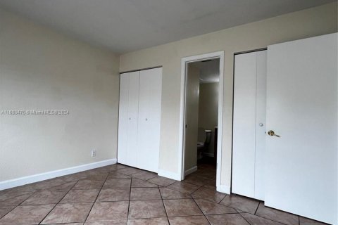 Condo in Coral Springs, Florida, 2 bedrooms  № 1384537 - photo 6