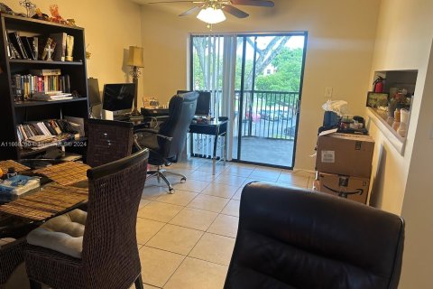 Condo in Miramar, Florida, 1 bedroom  № 1384628 - photo 7