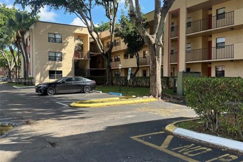 Condo in Miramar, Florida, 1 bedroom  № 1384628 - photo 2