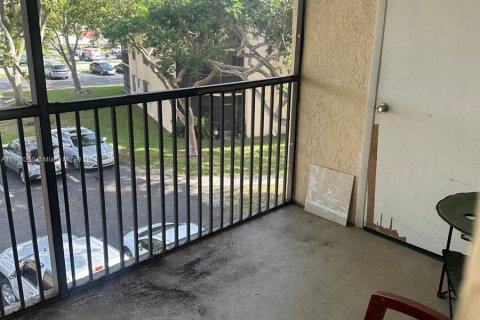 Condo in Miramar, Florida, 1 bedroom  № 1384628 - photo 5