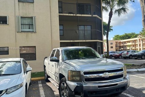 Condo in Miramar, Florida, 1 bedroom  № 1384628 - photo 3