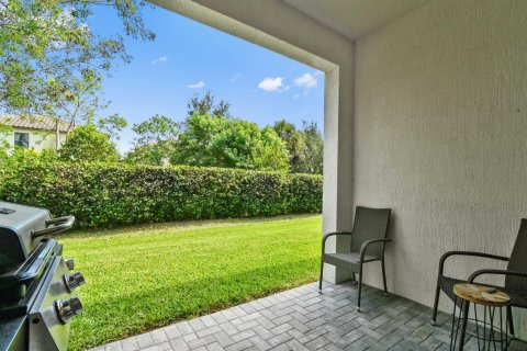 Townhouse in Lake Worth, Florida 4 bedrooms, 227.61 sq.m. № 1207390 - photo 8