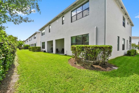 Townhouse in Lake Worth, Florida 4 bedrooms, 227.61 sq.m. № 1207390 - photo 6