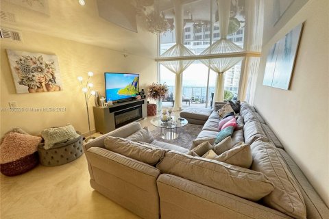 Condominio en venta en Sunny Isles Beach, Florida, 3 dormitorios, 169.08 m2 № 1207012 - foto 14