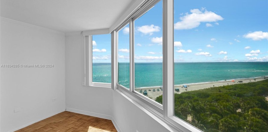 Condominio en Miami Beach, Florida, 2 dormitorios  № 1294729