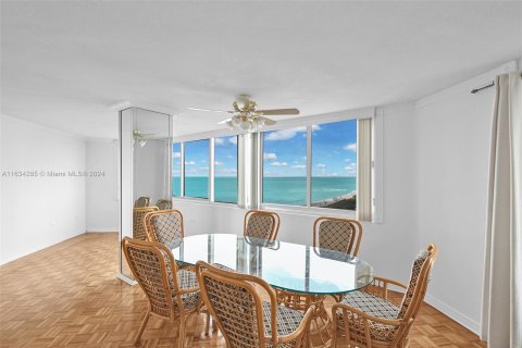 Condominio en venta en Miami Beach, Florida, 2 dormitorios, 135.17 m2 № 1294729 - foto 3