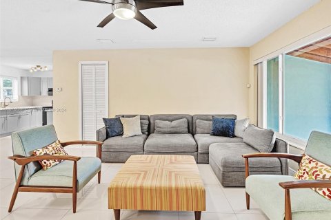 Casa en venta en Miramar, Florida, 3 dormitorios, 105.91 m2 № 1397696 - foto 4