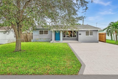 Casa en venta en Miramar, Florida, 3 dormitorios, 105.91 m2 № 1397696 - foto 1