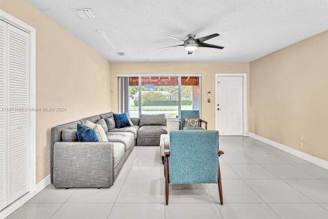 Casa en venta en Miramar, Florida, 3 dormitorios, 105.91 m2 № 1397696 - foto 7