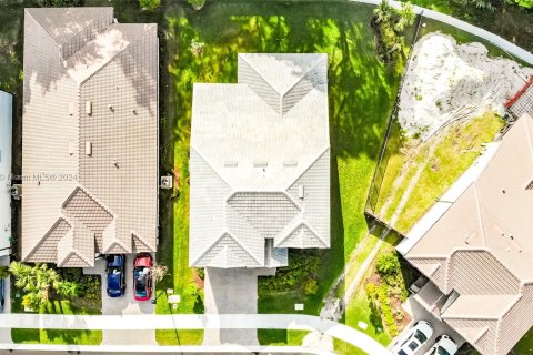 Villa ou maison à vendre à Tamarac, Floride: 5 chambres, 265.7 m2 № 1397697 - photo 3