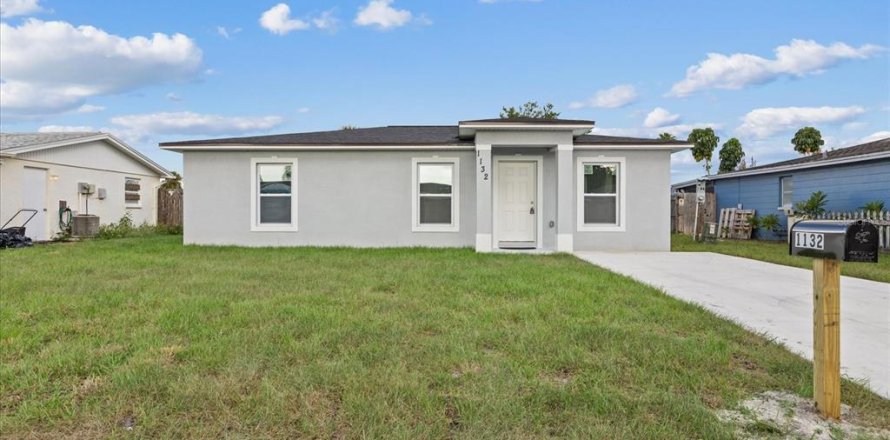 House in Holiday, Florida 3 bedrooms, 108.97 sq.m. № 1379857