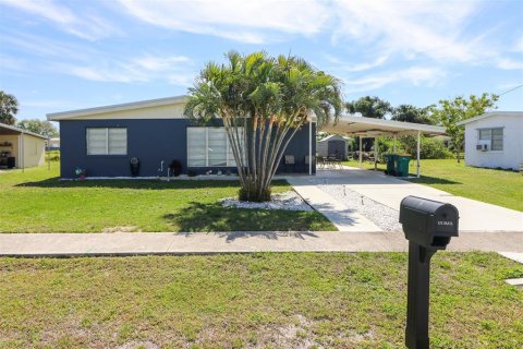 Villa ou maison à vendre à Port Charlotte, Floride: 2 chambres, 78.97 m2 № 1069709 - photo 3