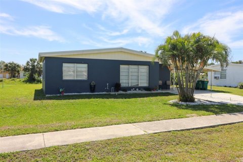 Villa ou maison à vendre à Port Charlotte, Floride: 2 chambres, 78.97 m2 № 1069709 - photo 2