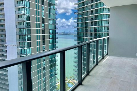 Condominio en venta en Miami, Florida, 1 dormitorio, 56.67 m2 № 1060730 - foto 1