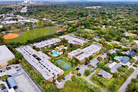 Condominio en venta en Pinecrest, Florida, 3 dormitorios, 100.89 m2 № 1060628 - foto 12