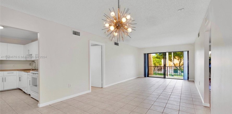 Condominio en Pinecrest, Florida, 3 dormitorios  № 1060628