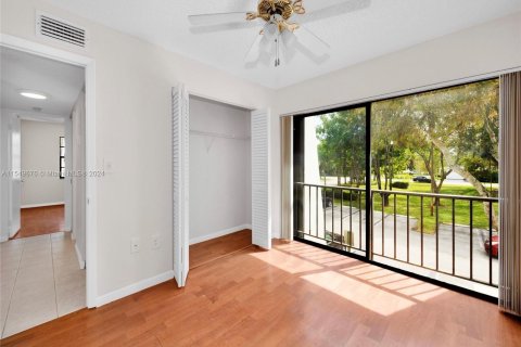 Condominio en venta en Pinecrest, Florida, 3 dormitorios, 100.89 m2 № 1060628 - foto 4