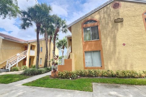 Condo in Coral Springs, Florida, 2 bedrooms  № 1402609 - photo 2