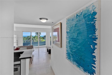 Condominio en venta en Miami Beach, Florida, 1 dormitorio, 70.61 m2 № 1402611 - foto 9