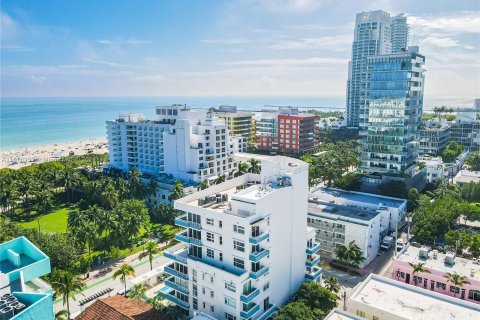 Condominio en venta en Miami Beach, Florida, 1 dormitorio, 70.61 m2 № 1402611 - foto 3