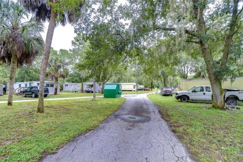 Propiedad comercial en venta en Land O' Lakes, Florida № 1357740 - foto 21