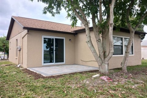 Villa ou maison à louer à Holiday, Floride: 3 chambres, 127.83 m2 № 1357650 - photo 30