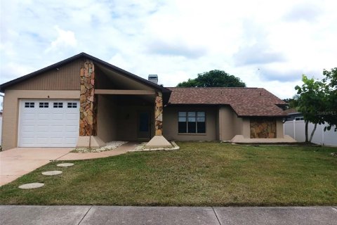 Villa ou maison à louer à Holiday, Floride: 3 chambres, 127.83 m2 № 1357650 - photo 1