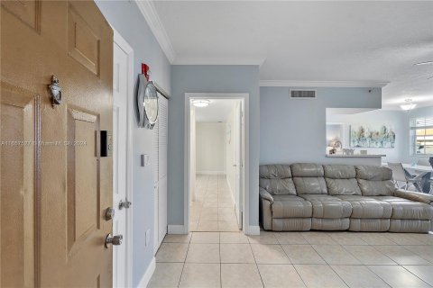 Copropriété à vendre à Pembroke Pines, Floride: 1 chambre, 75.25 m2 № 1358944 - photo 2