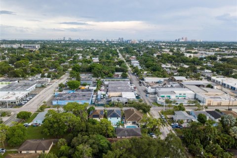 Propiedad comercial en venta en Oakland Park, Florida № 1372859 - foto 8