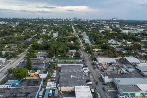 Commercial property in Oakland Park, Florida № 1372859 - photo 5