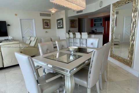 Condo in Miami Beach, Florida, 2 bedrooms  № 1397645 - photo 2