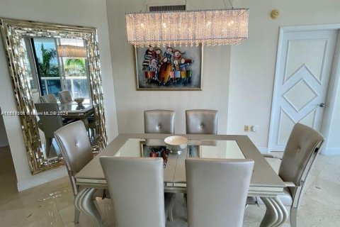 Condo in Miami Beach, Florida, 2 bedrooms  № 1397645 - photo 3