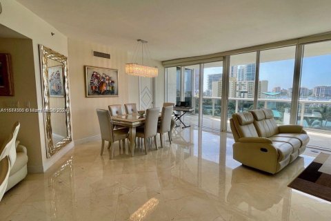 Condo in Miami Beach, Florida, 2 bedrooms  № 1397645 - photo 4