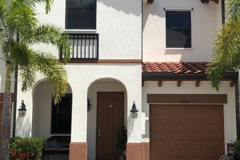 Condominio en venta en Doral, Florida, 3 dormitorios, 165.09 m2 № 1037398 - foto 1