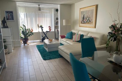 Condominio en venta en Sunrise, Florida, 2 dormitorios, 78.97 m2 № 1060758 - foto 11